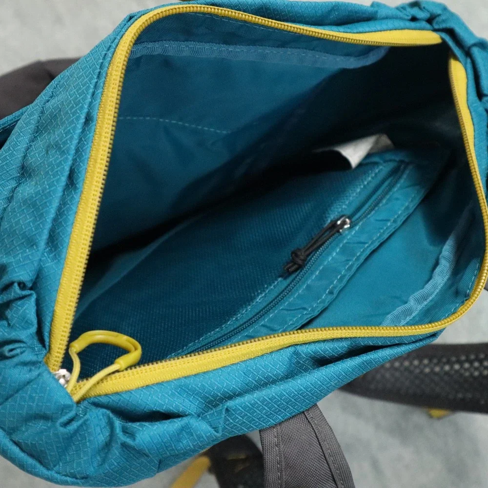 Osprey Daylite Tote Pack Mens OS Teal Yellow Solid 2022 Hiking Travel Backpack
